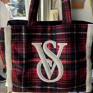 Fanel and Cozy material VS Bag/Tote